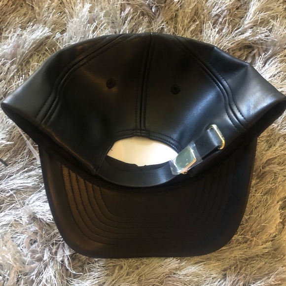 EXPRESS faux leather baseball cap - Picture 3 of 5